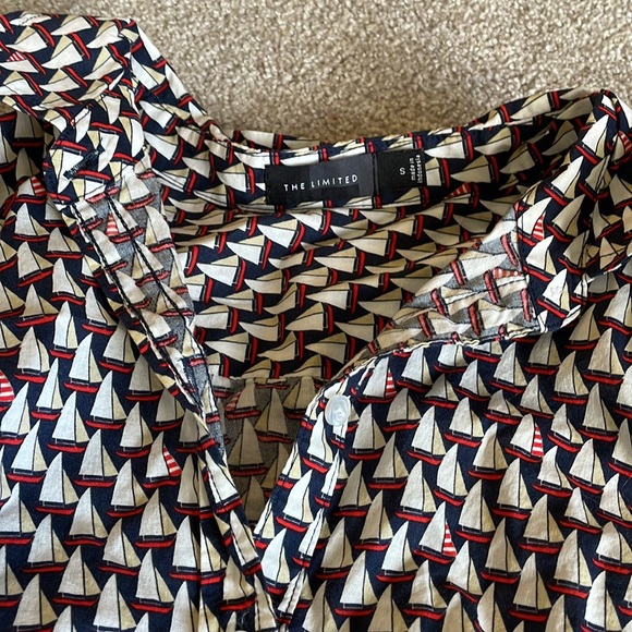 Button down - Picture 2 of 2